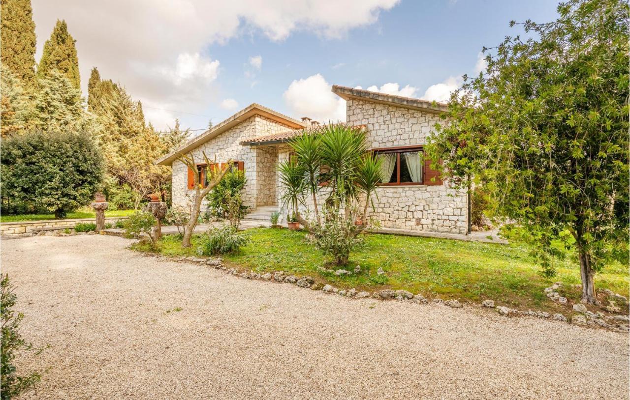 Amazing Home In Saturnia With Wifi Eksteriør billede